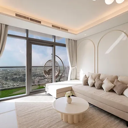 Highest Infinity Pool In Downtown Dubai Apartment Room photo