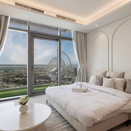 Highest Infinity Pool In Downtown Dubai Apartment Room photo