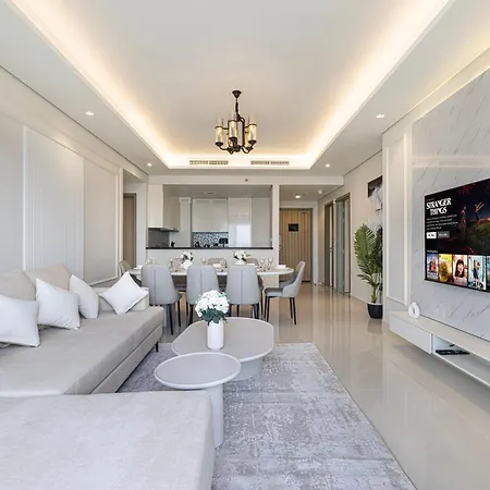Highest Infinity Pool In Downtown Dubai Apartment Room photo