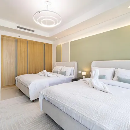 Highest Infinity Pool In Downtown Dubai Apartment Room photo