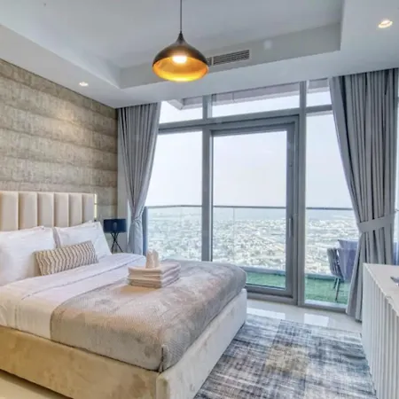 Highest Infinity Pool In Downtown Dubai Apartment Exterior photo