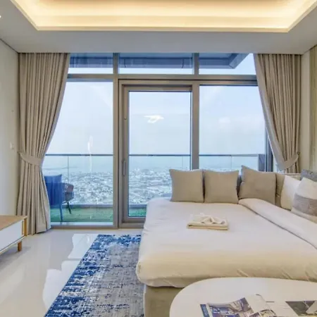 Highest Infinity Pool In Downtown Dubai Apartment Exterior photo