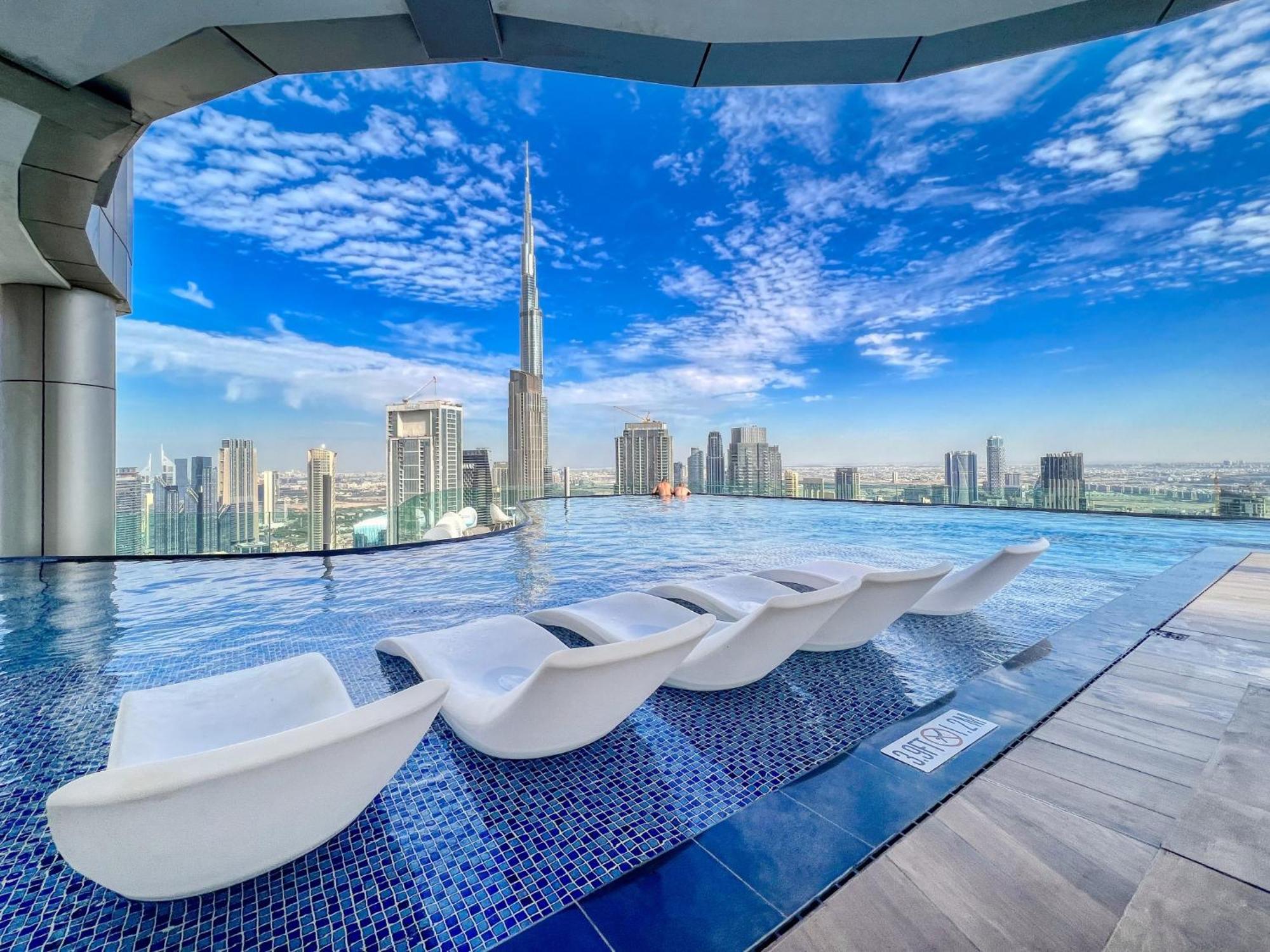Апартаменты Highest Infinity Pool In Downtown