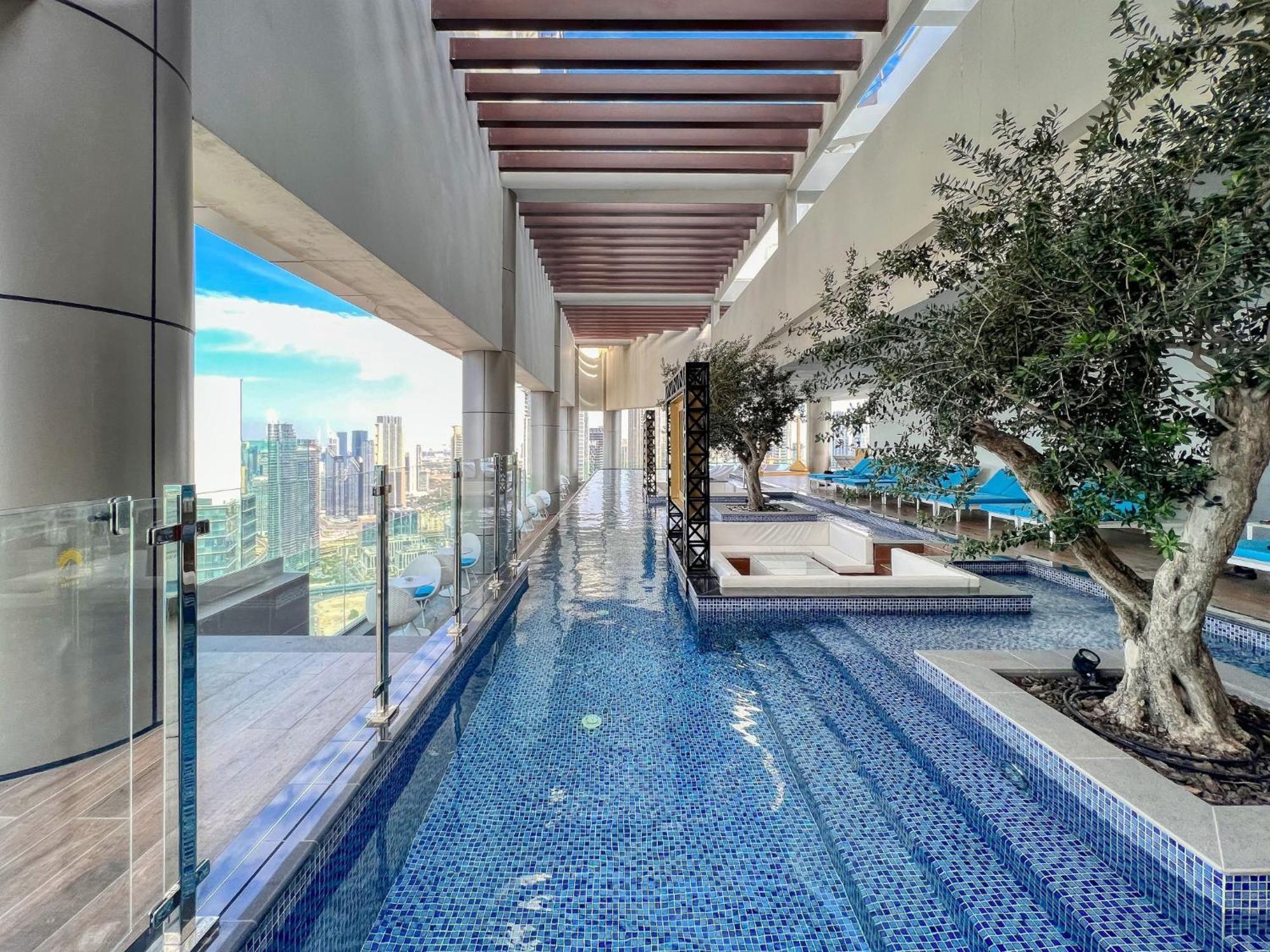 Апартаменты Highest Infinity Pool In Downtown *